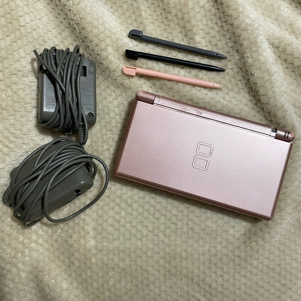 Nintendo DS lite! *FLAWED*